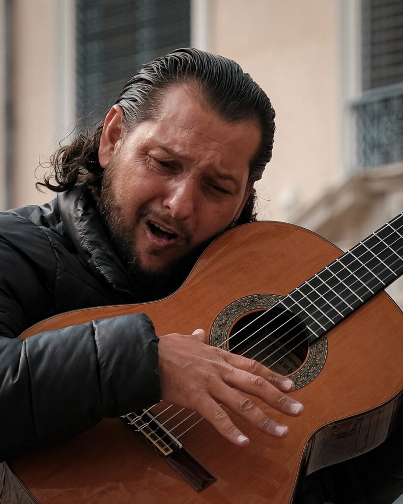 Guitariste de rue à Lyon. Photo de Johan Richomme.