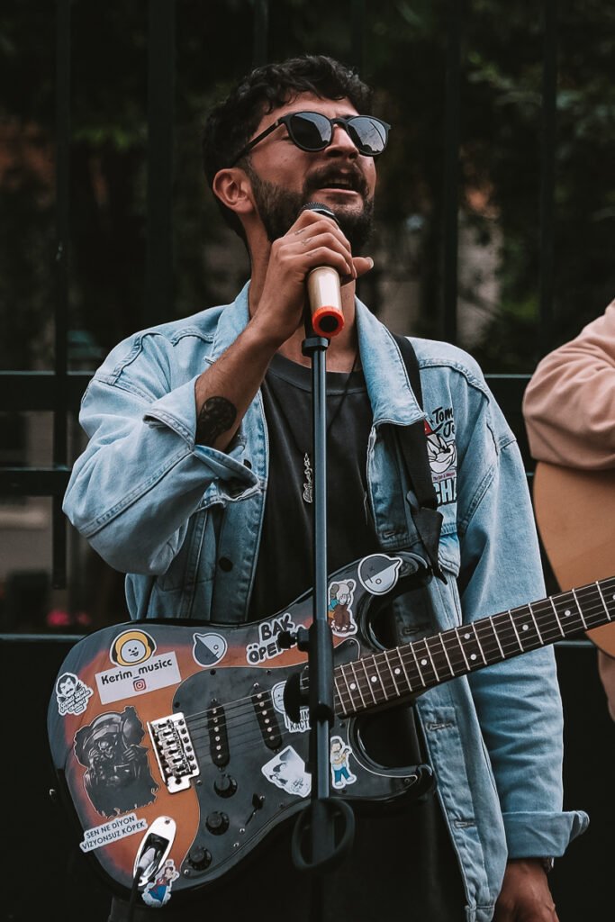 Chanteur de rue à Istanbul. Photo de Johan Richomme.