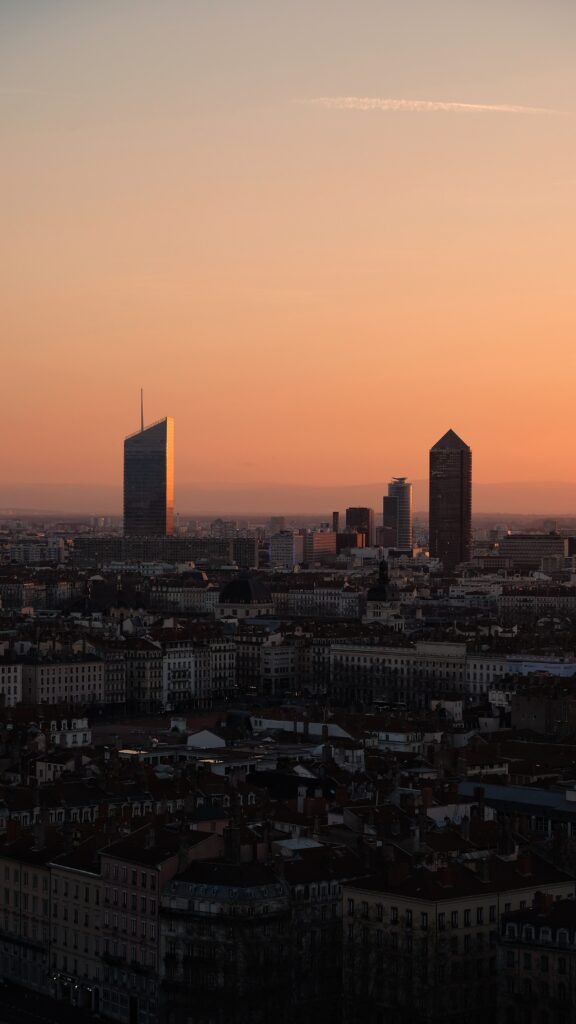 Lever de soleil orangé depuis le jardin des curiosités, photo prise par Johan Richomme