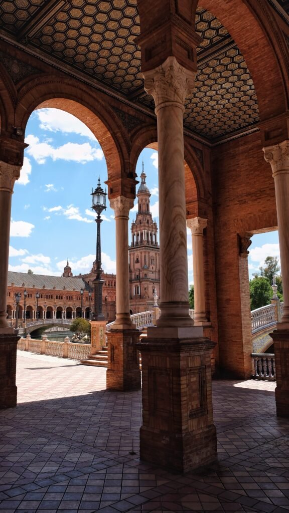 Merveille architectural à Séville. Plaza de Espana, par Johan Richomme.